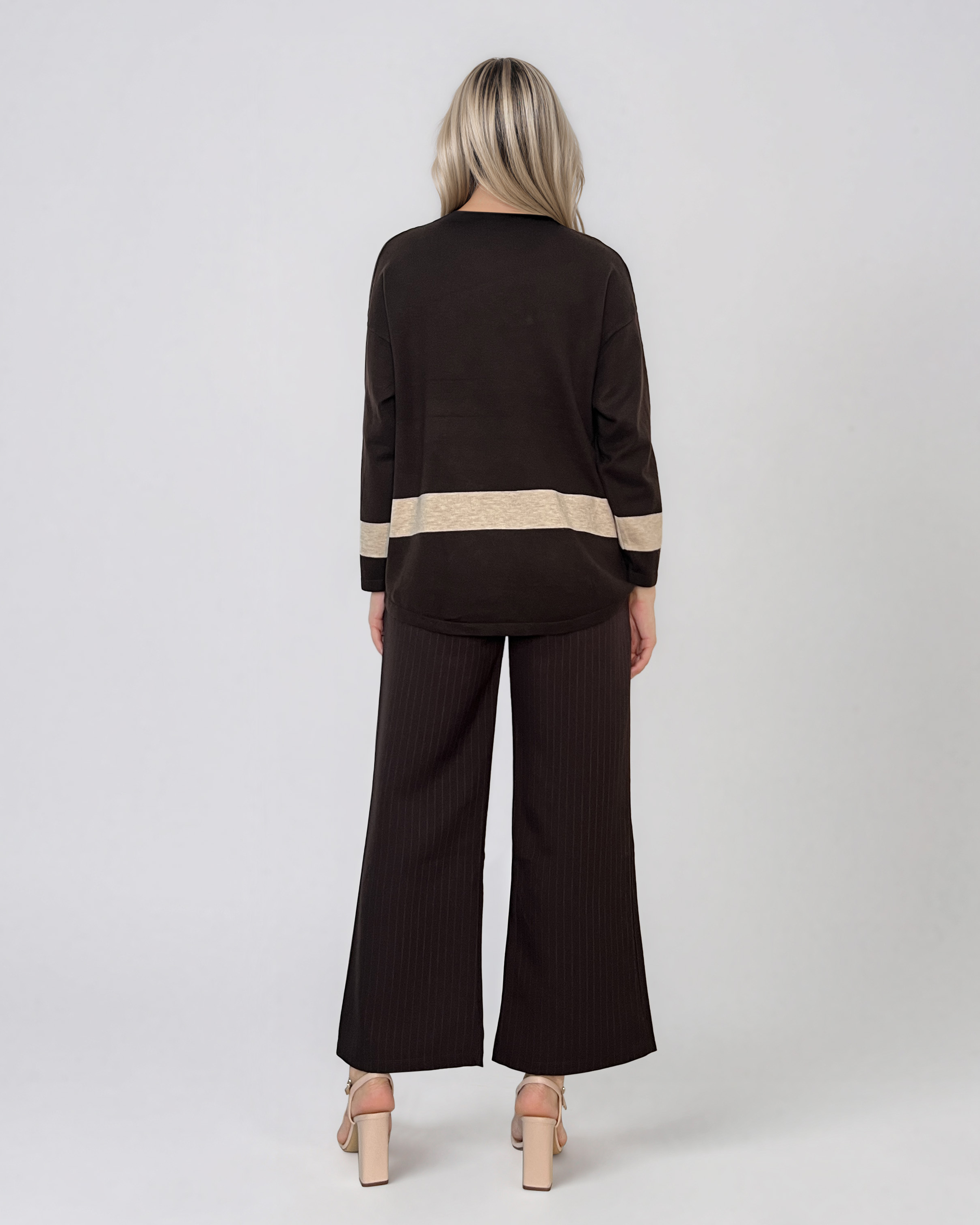 Pulover lejer din tricot cu dungi contrastante maro PN104