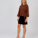 Pulover lejer din tricot cu nasturi pe mâneci cărămiziu DY736