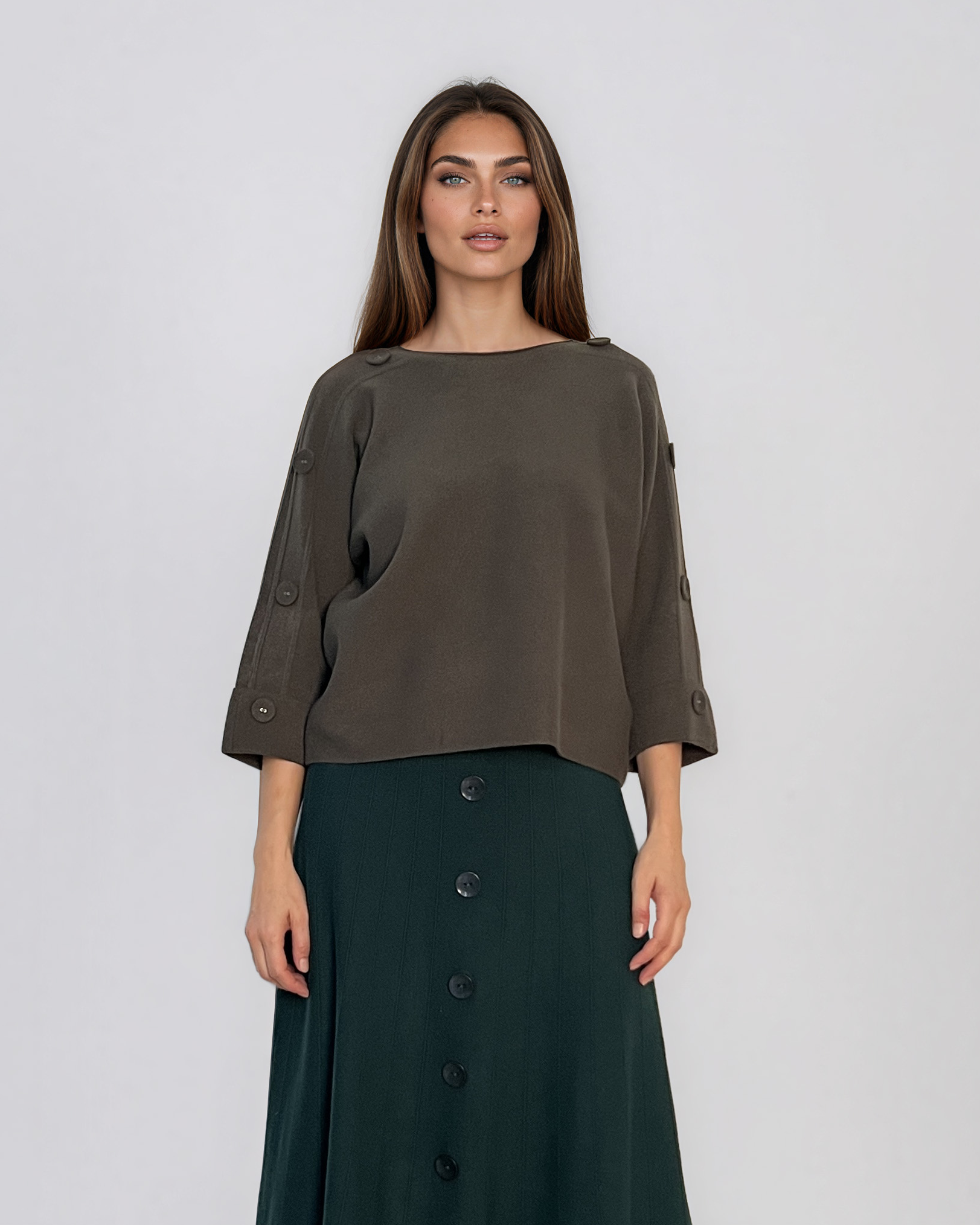 Pulover lejer din tricot cu nasturi pe mâneci kaki DY736