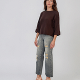 Pulover lejer din tricot cu nasturi pe mâneci maro DY736