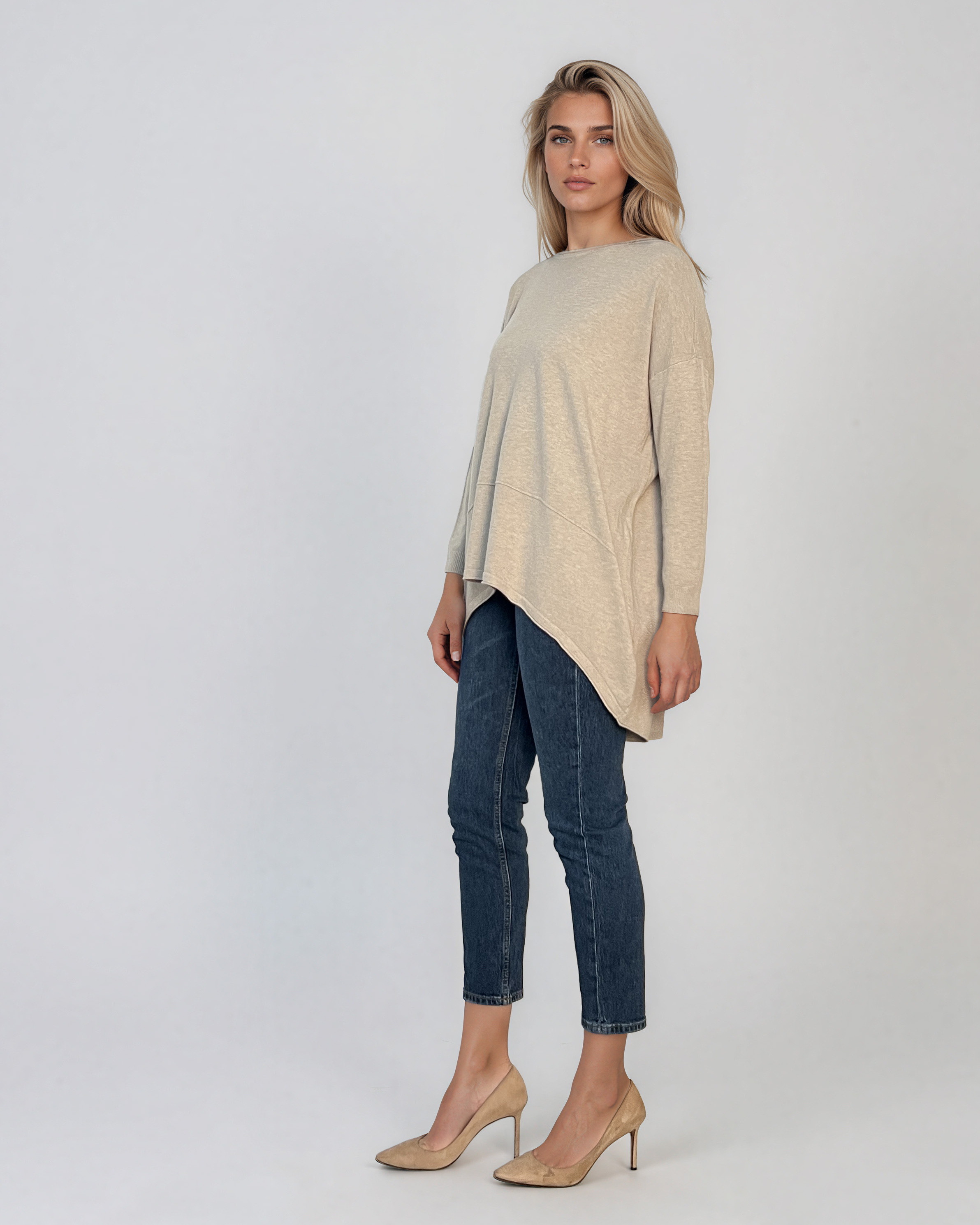 Pulover oversized cu tiv asimetric crem HL248