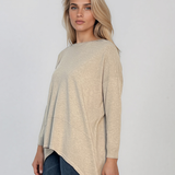 Pulover oversized cu tiv asimetric crem HL248