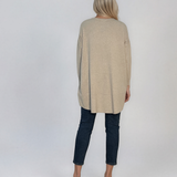 Pulover oversized cu tiv asimetric crem HL248