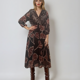 Rochie lungă cu imprimeu, decolteu adânc maro