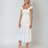 Rochie lungă mulată cu bretele crețe alb