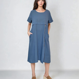 Rochie cu buzunare și nasturi pe o parte albastru jeans