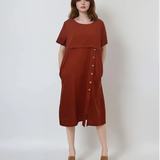 Rochie cu buzunare și nasturi pe o parte caramiziu