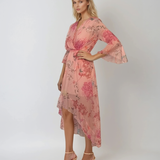 Rochie asimetrică din voal cu print floral și cordon roz