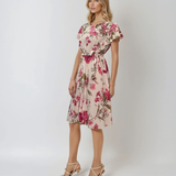 Rochie cu cordon în talie și print floral ciclam