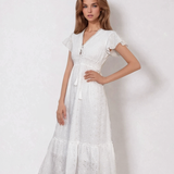 Rochie lungă cu broderie spartă, decolteu în V cu șnur și elastic în talie alb