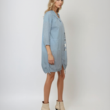 Rochie scurtă tip hanorac cu glugă croșetată și print floral bleu