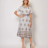 Rochie lungă din bumbac cu broderie geometrică și curea bleu