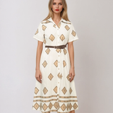 Rochie lungă din bumbac cu broderie geometrică și curea alb