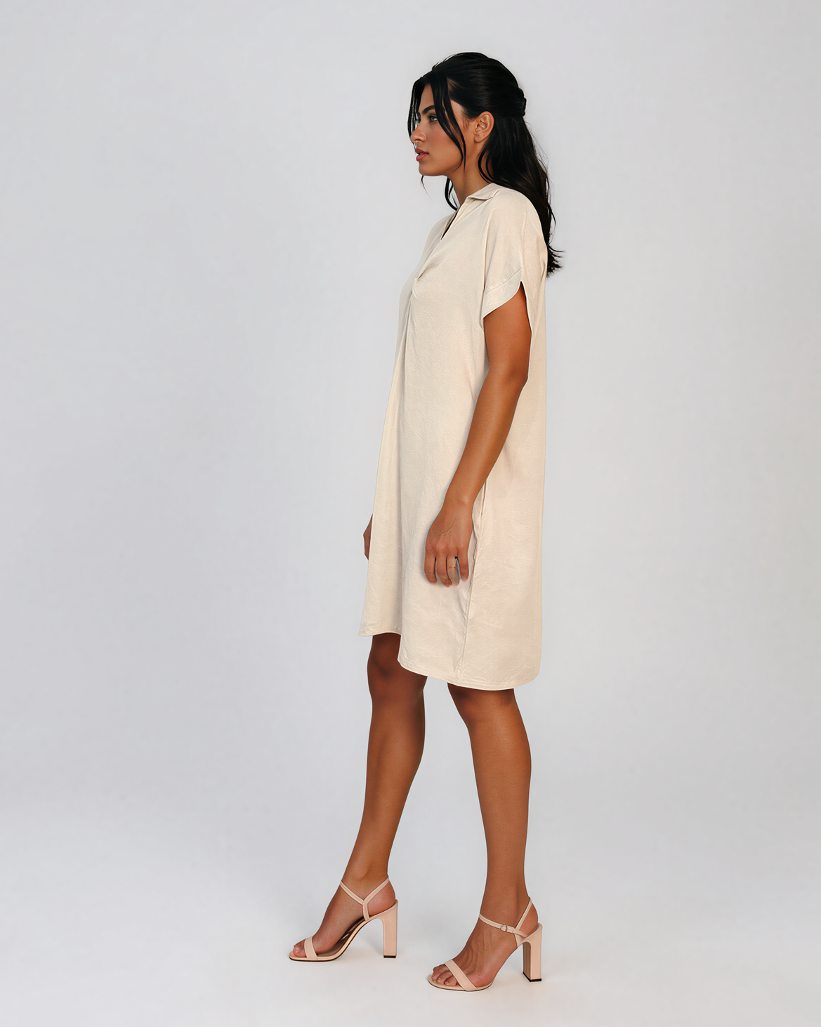 Rochie casual cu nod în piept și buzunare crem HL116
