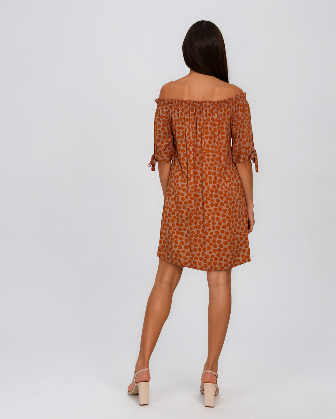Rochie cu elastic pe umeri și buline beige HL119