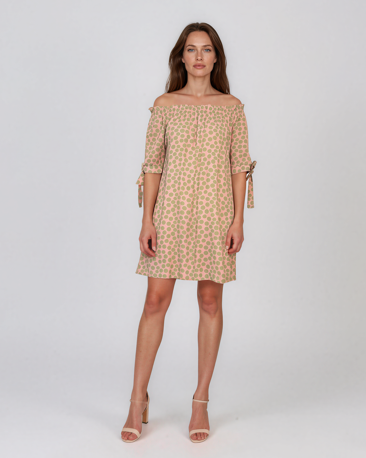 Rochie cu elastic pe umeri și buline roz-verde HL119