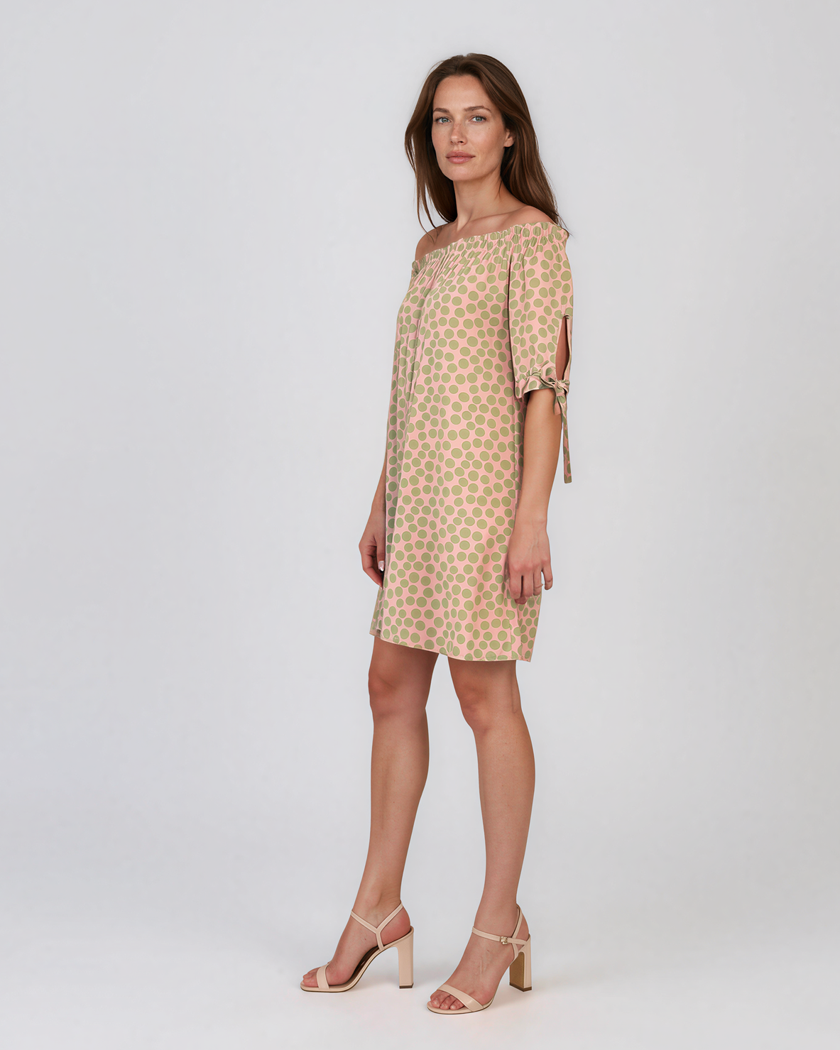 Rochie cu elastic pe umeri și buline roz-verde HL119