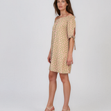 Rochie cu elastic pe umeri și buline roz-verde HL119