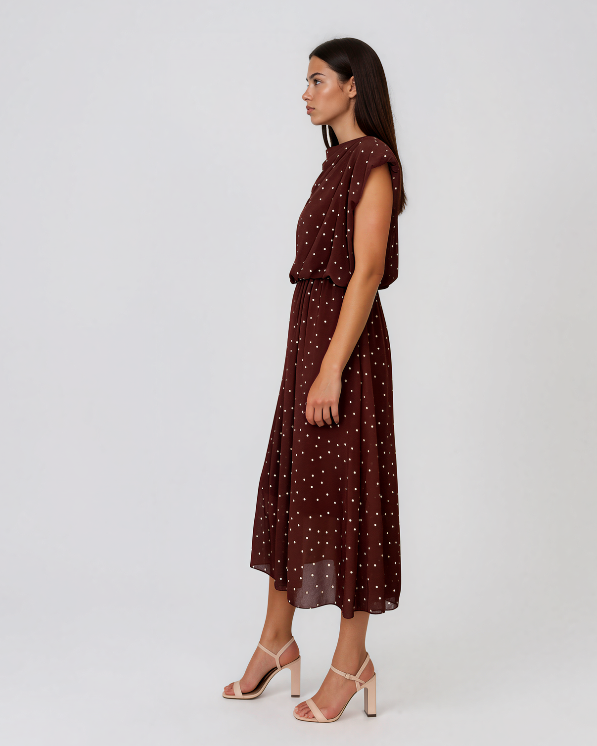 Rochie cu umeri înalți și buline mici maro HL129