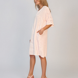 Rochie din in cu broderie la mâneci și decolteu roz PR988