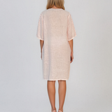 Rochie din in cu broderie la mâneci și decolteu roz PR988