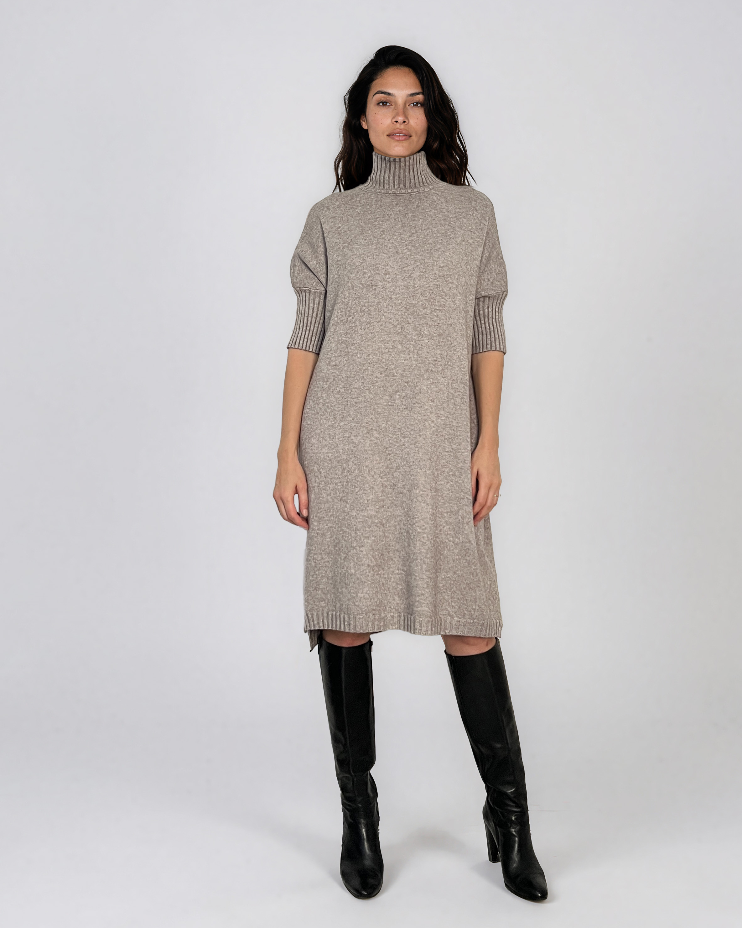 Rochie din tricot cu guler înalt grej PN141