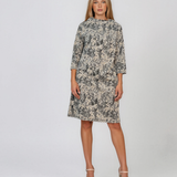 Rochie dreaptă cu pensă la gât crem PN080