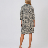 Rochie dreaptă cu pensă la gât crem PN080