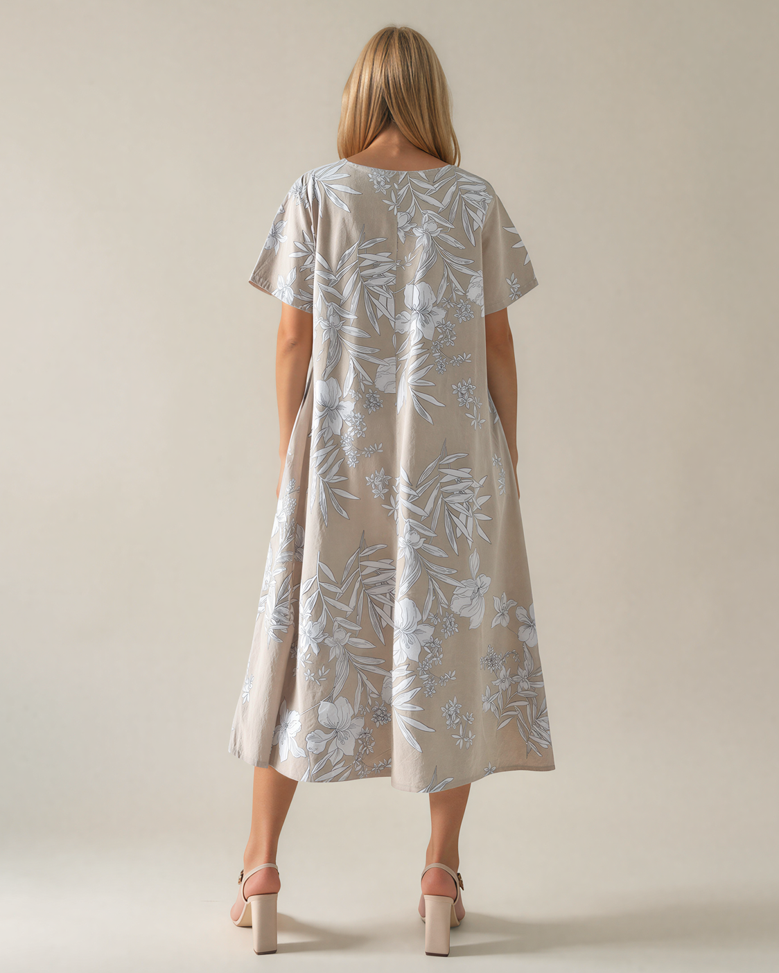 Rochie largă cu print floral și buzunare crem PR993