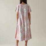 Rochie largă cu print floral și buzunare roz PR993
