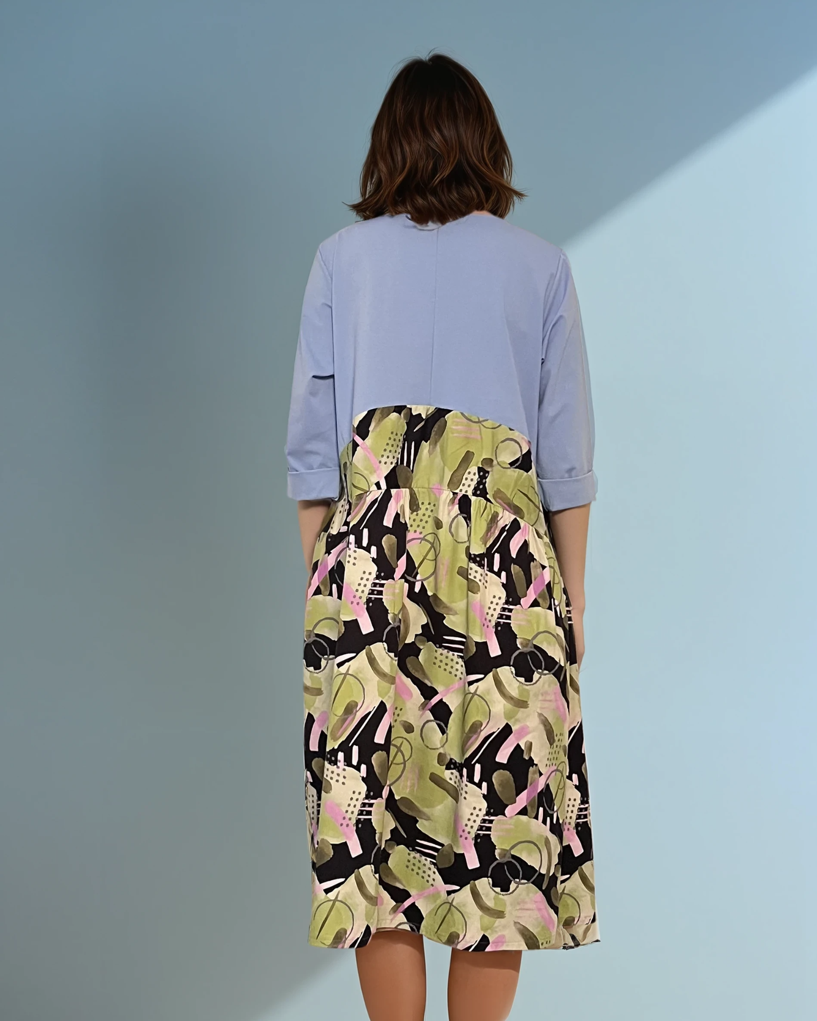 Rochie largă cu print la poale și mânecă 3/4 bleu 