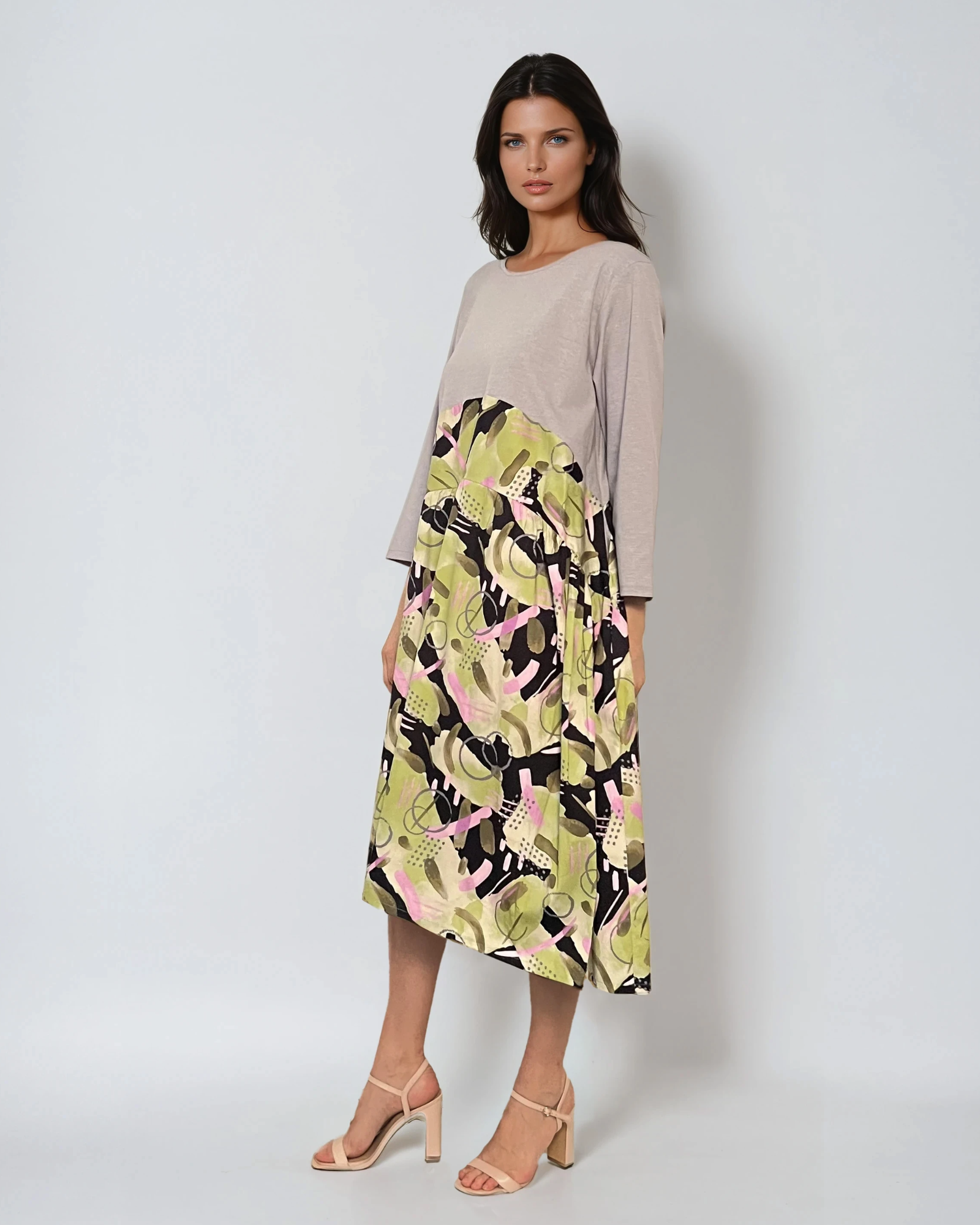 Rochie largă cu print la poale și mânecă 3/4 gri 