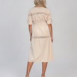 Rochie largă cu șiret în talie și broderie crem PR998