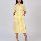 Rochie largă cu șiret în talie și broderie galben PR998