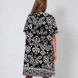Rochie largă din vâscoză cu print oriental negru 