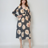 Rochie lungă cu print floral, mânecă lungă, elastic talie, decolteu în V negru 