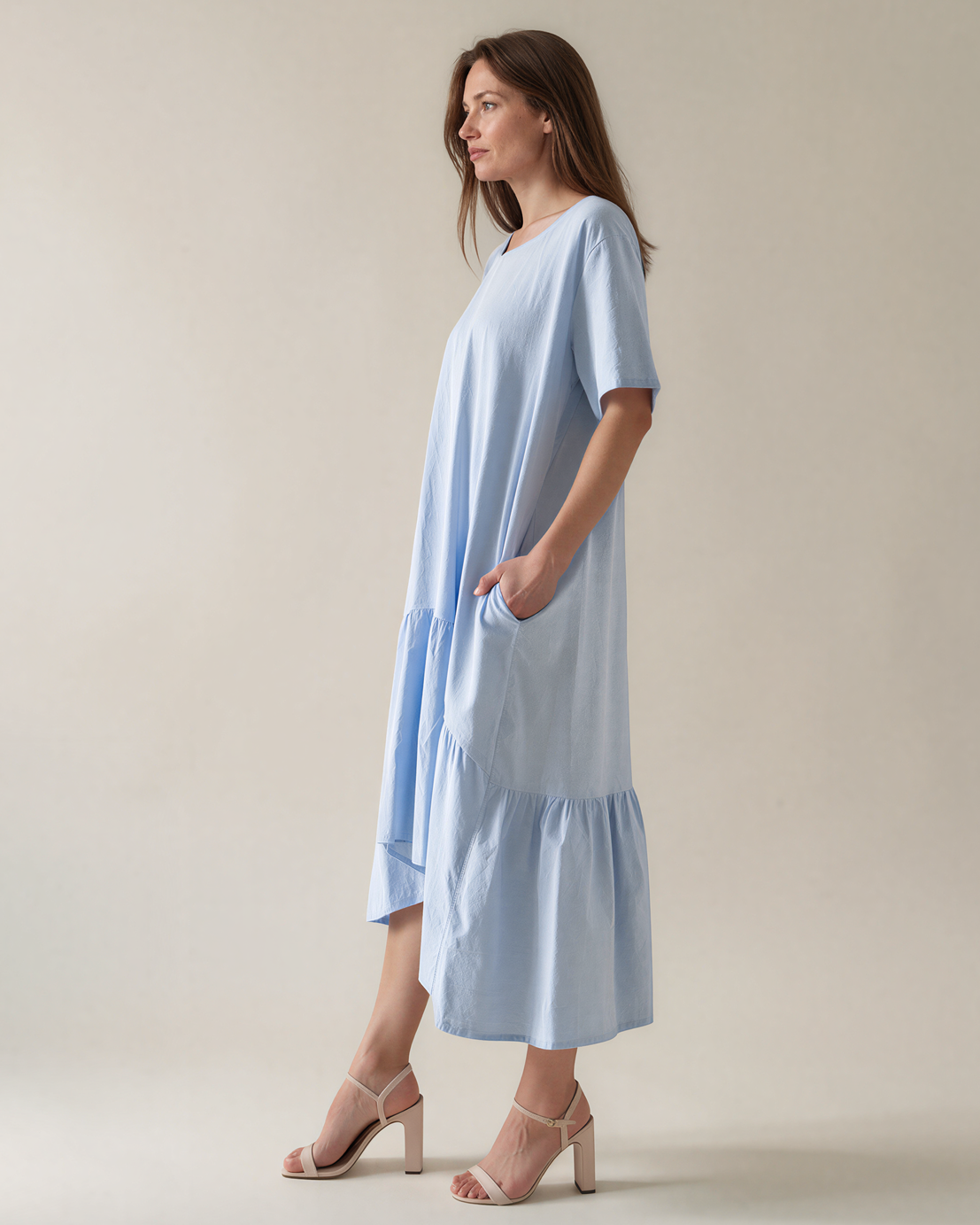 Rochie lungă cu volan, buzunare și nasturi decorativi pe spate bleu PR996