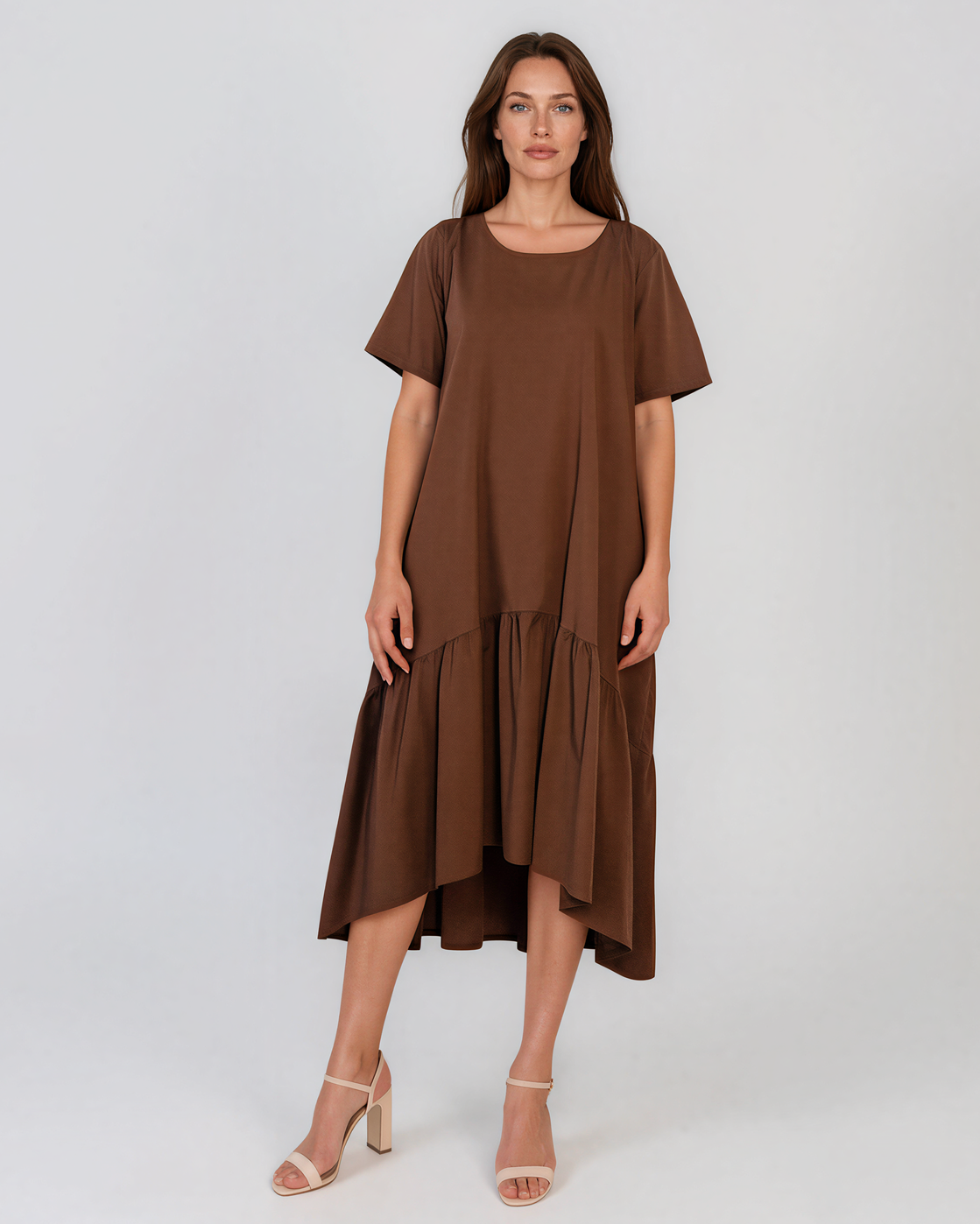 Rochie lungă cu volan, buzunare și nasturi decorativi pe spate maro PR996
