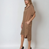 Rochie lungă în spate cu glugă și buzunare beige 