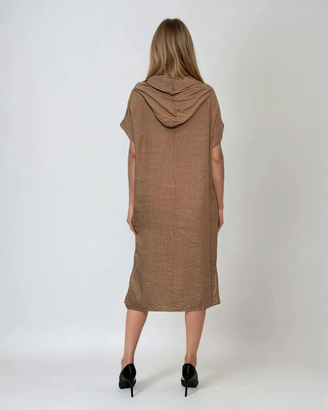 Rochie lungă în spate cu glugă și buzunare beige 