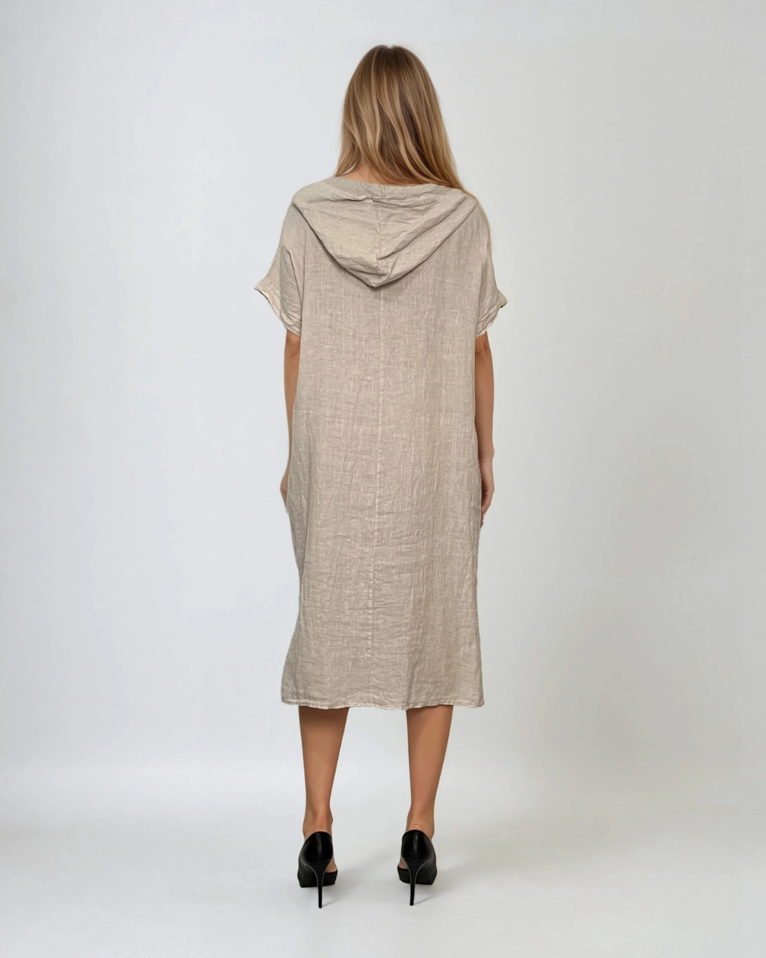 Rochie lungă în spate cu glugă și buzunare crem 