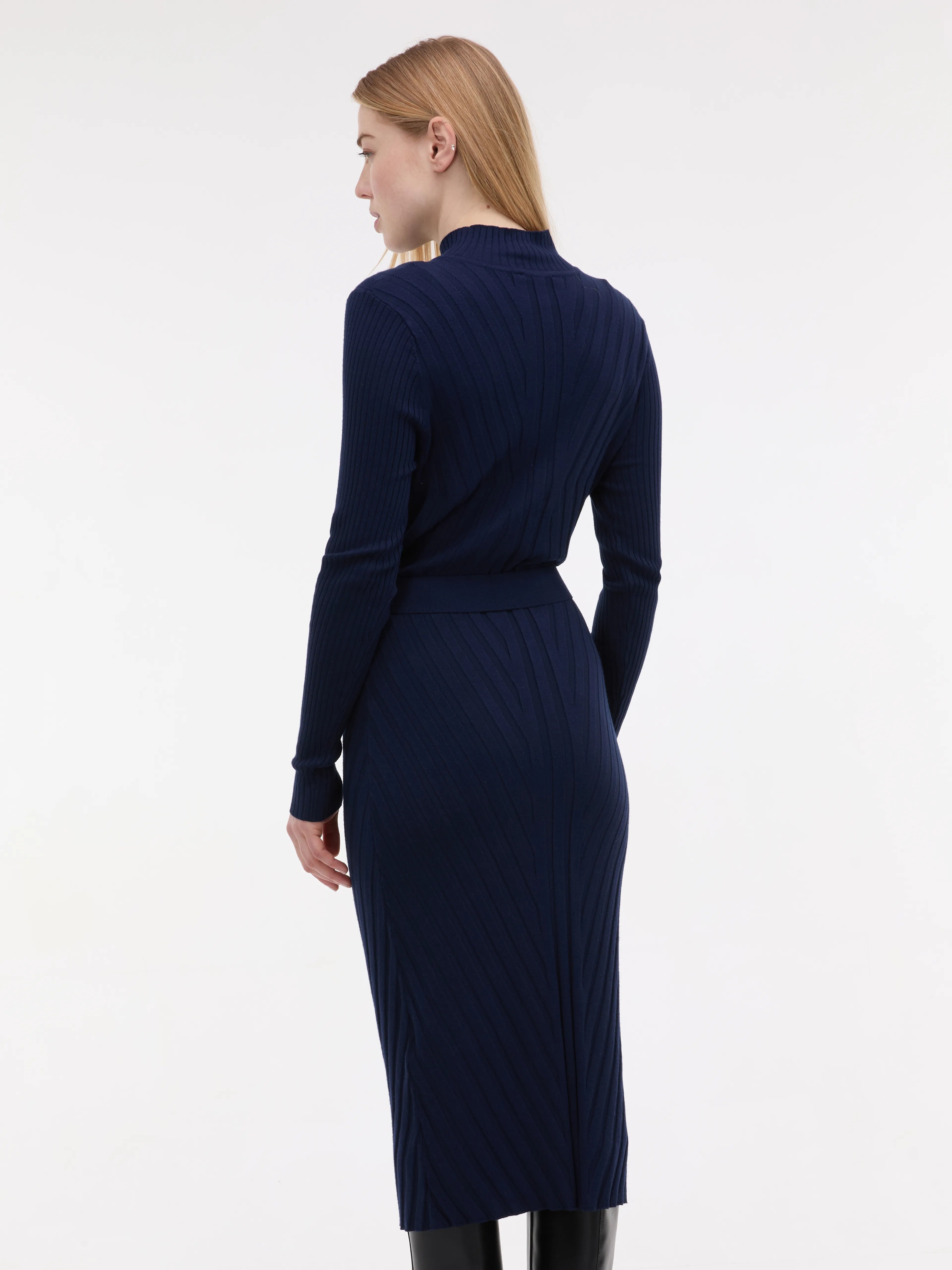 Rochie lungă tricotată mulată tubulară cu mâneci lungi  ORSAY bleumarin ORS010