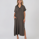 Rochie maxi tip cămașă din lyocell cu buzunare gri închis HL160