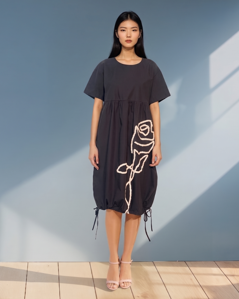 Rochie midi din bumbac cu trandafir croșetat negru-alb PR873