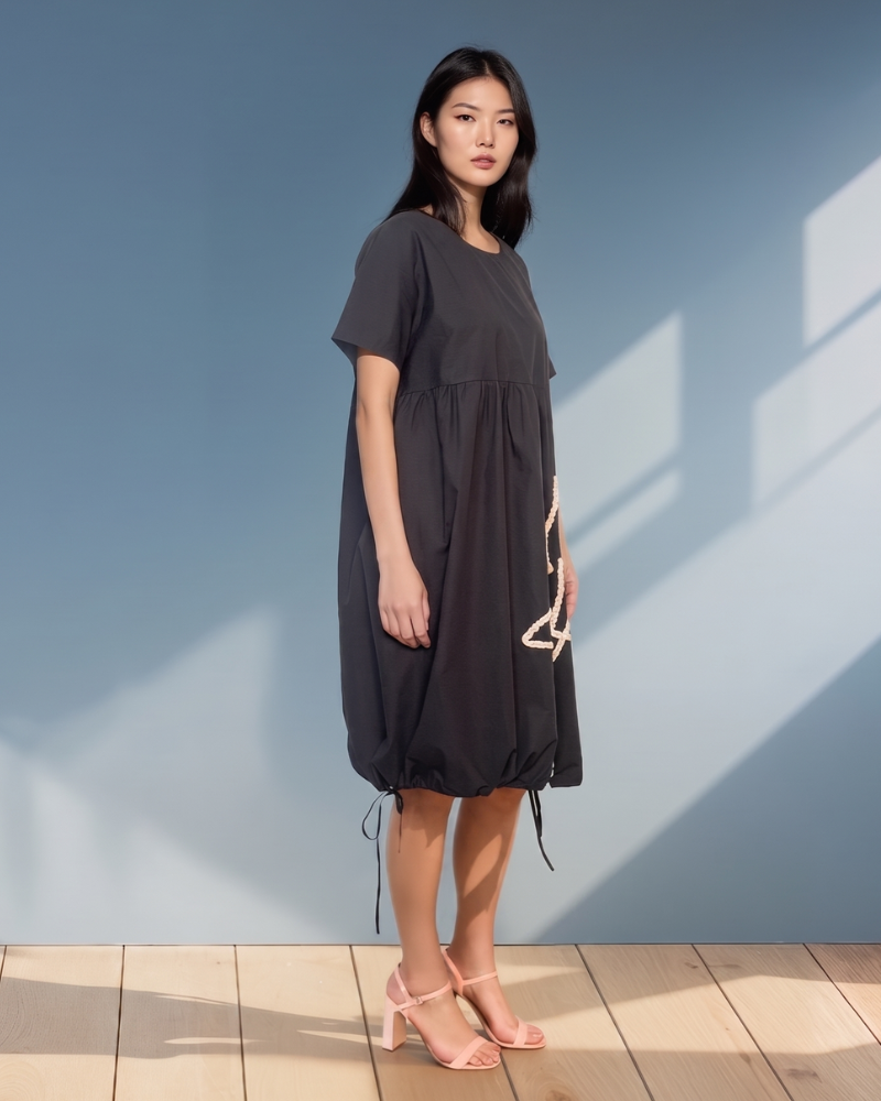 Rochie midi din bumbac cu trandafir croșetat negru-alb PR873
