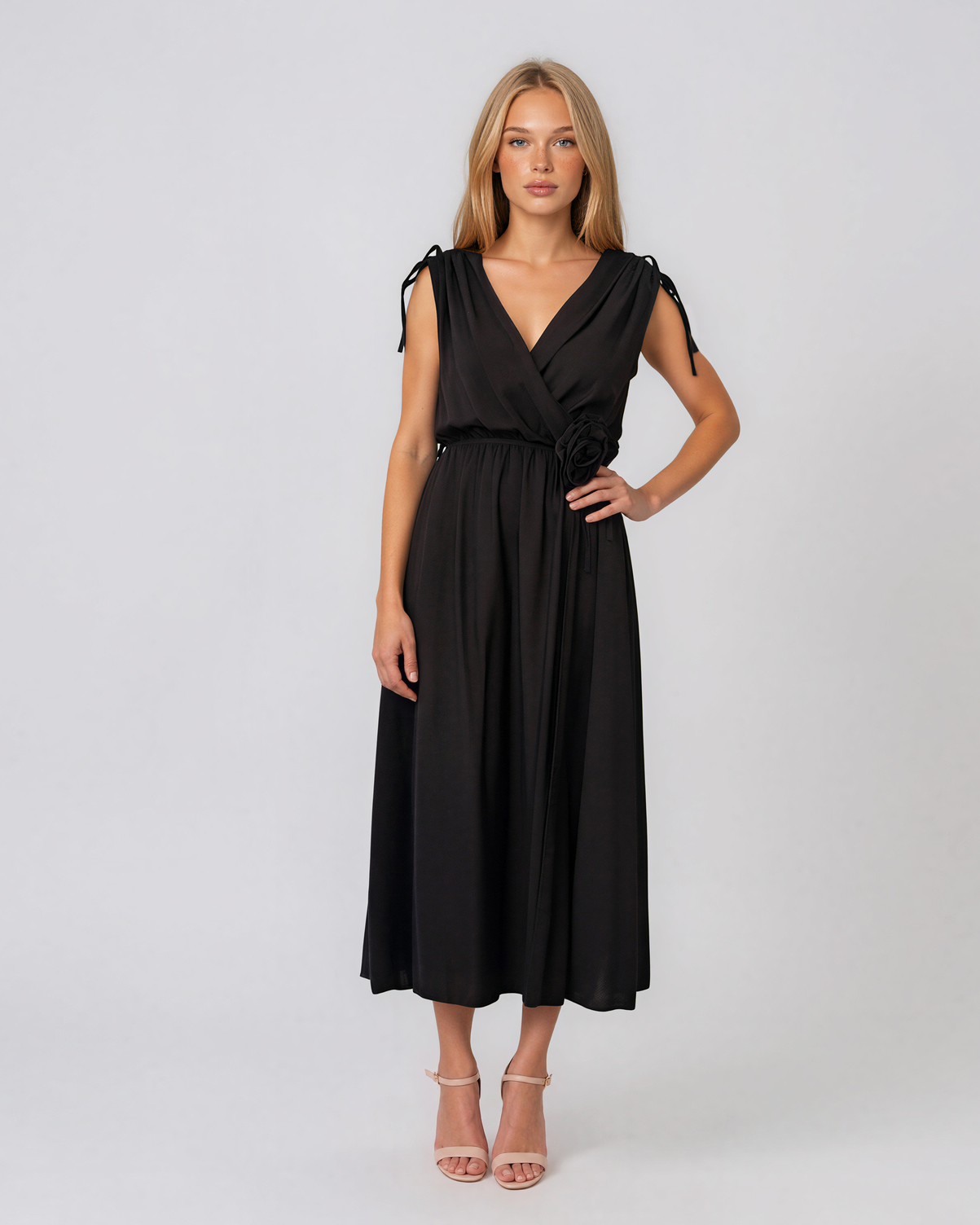 Rochie midi din vâscoză cu decolteu petrecut și umeri încrețiți negru HL187