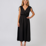 Rochie midi din vâscoză cu decolteu petrecut și umeri încrețiți negru HL187