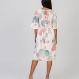 Rochie midi din vâscoză cu imprimeu cu cercuri și funde pe spate alb PR967