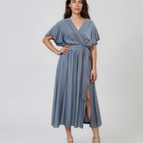 Rochie midi petrecută din vâscoză cu mâneci fluture și cordon albastru jeans HL186