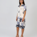 Rochie midi tip tunică din vâscoză cu print tropical cu palmieri bleumarin HL090